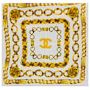 31 Sciarpa con medaglione a catena dorata rue Cambon - Chanel