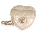 Collar con monedero de corazón de piel de cordero acolchada en oro metálico de Chanel
