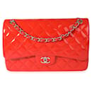 Bolsa Chanel Red Patent Classic Jumbo forrada com aba