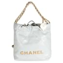 Chanel Couro de bezerro acolchoado azul brilhante Chanel Mini 22 Vagabundo