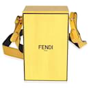 Bolso tipo caja vertical con logo esponjoso Vitello amarillo de Fendi