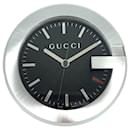 Reloj de mesa GUCCI Reloj de mesa con logo negro plateado Diseño Gucci con reloj en caja