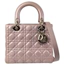 Cuir d'agneau irisé moyen rose Dior Cannage Lady Dior