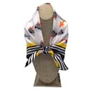 Prada blanco / amarillo / naranja / De color negro 2015 Bufanda de seda cuadrada con estampado de flechas de conejito