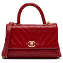 Bolso satchel pequeño Chanel rojo de piel de cordero con asa Chevron Coco