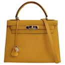Hermes Kelly 28 bolso bandolera en cuero Courchevel oro amarillo - Hermès