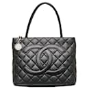 Chanel CC Caviar Medallion Tote  Leather Tote Bag in Good condition