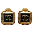 Boucles d'oreilles à clip CC carrées dorées Chanel
