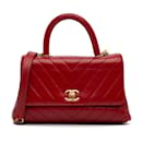 Bolso satchel pequeño Chanel de piel de cordero con asa de coco Chevron rojo