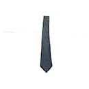corbata Hermès con caja y sobrecaja