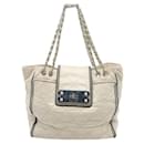 Bolso tote Mademoiselle Lock East West color crema - Chanel