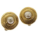 CHANEL Earring Gold Tone CC Auth 65220 - Chanel