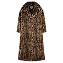 nuevo abrigo de piel sintética de leopardo jacquard de Gucci