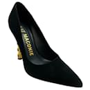 Kat Maconie Sapatos Lydia de camurça preta com salto com corrente dourada - Autre Marque