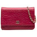 Portefeuille camélia rose Chanel sur chaîne