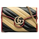 Gucci Braune GG Marmont Torchon Geldbörse mit Kette