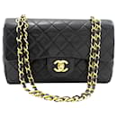 BLACK VINTAGE 1989-91 Petit sac à rabat doublé classique - Chanel