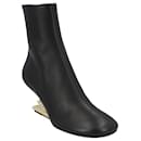 Fendi First - Schwarze Lederstiefel mit mittlerem Absatz