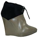 Brown and Black Ankle Boots - Autre Marque