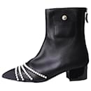 Black leather pearl boots - size EU 38.5 (Uk 5.5) - Chanel