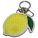 Porte-clés jaune Louis Vuitton Monogram Lemon Charm