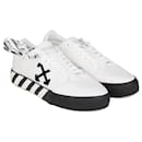 Off-White Low Vulcanized canvas Sneakers - White Black	 - Off White
