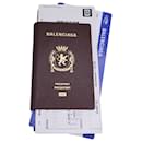 Portefeuille à deux volets Balenciaga Passport en cuir noir