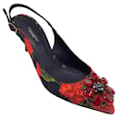Dolce & Gabbana Rojo / Zapatos de tacón de jacquard con tira trasera y adornos de cristales florales multicolores negros - Autre Marque