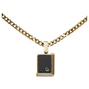 Goldene Halskette mit Dior-Logo-Anhänger