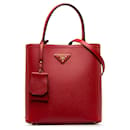 Bolso satchel Panier mediano de cuero saffiano rojo de Prada