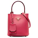 Bolso satchel pequeño de cuero Saffiano Panier de Prada en rosa