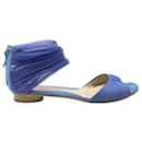 Sandalias planas con punta abierta de tejido de malla en azul índigo de Fendi