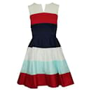 Zeitgenössisches Designer-Kleid mit bunten Streifen - Autre Marque