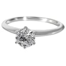TIFFANY & CO. Bague de fiançailles solitaire diamant en platine G VVS2 0.9 ctw - Tiffany & Co