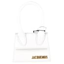 Jacquemus Le Chiquito Mini Top Handle Bag aus weißem Leder