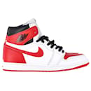 Nike Air Jordan 1 Tênis retrô de cano alto em branco/Couro Vermelho Universitário