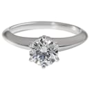 TIFFANY & CO. Anel de noivado solitário de diamante em platina F VS2 0.93 ctw - Tiffany & Co