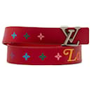 Cinturón New Wave con monograma rojo de Louis Vuitton