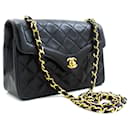 Bolso de hombro pequeño CHANEL con cadena y solapa, piel de cordero acolchada negra - Chanel