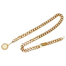 Cinturón de eslabones de cadena con medallón de Chanel dorado