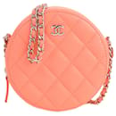 Pochette rotonda in caviale trapuntato rosa Chanel con borsa a tracolla a catena