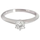 TIFFANY & CO. Anello di fidanzamento con diamante solitario in platino H VS1 0.33 ctw - Tiffany & Co