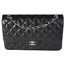 Chanel Black Quilted Lambskin Jumbo Classic lined Flap Bag
