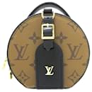 Bolso satchel Boite Chapeau mini con monograma invertido de Louis Vuitton marrón