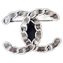 Chanel brooch entirely made of metal