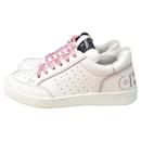 Chaussures de sport basses Chanel 21P en cuir blanc et rose