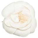 broche de flor de camélia - Chanel