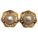 Boucles d'oreilles à clip CC avec logo en fausses perles - Chanel