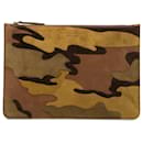 Pochette patchwork camouflage en daim marron Burberry