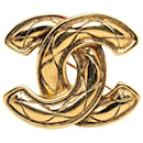 Chanel Gold CC gesteppte Brosche